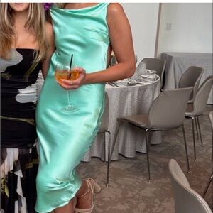 The Bar Max Dress in Verde